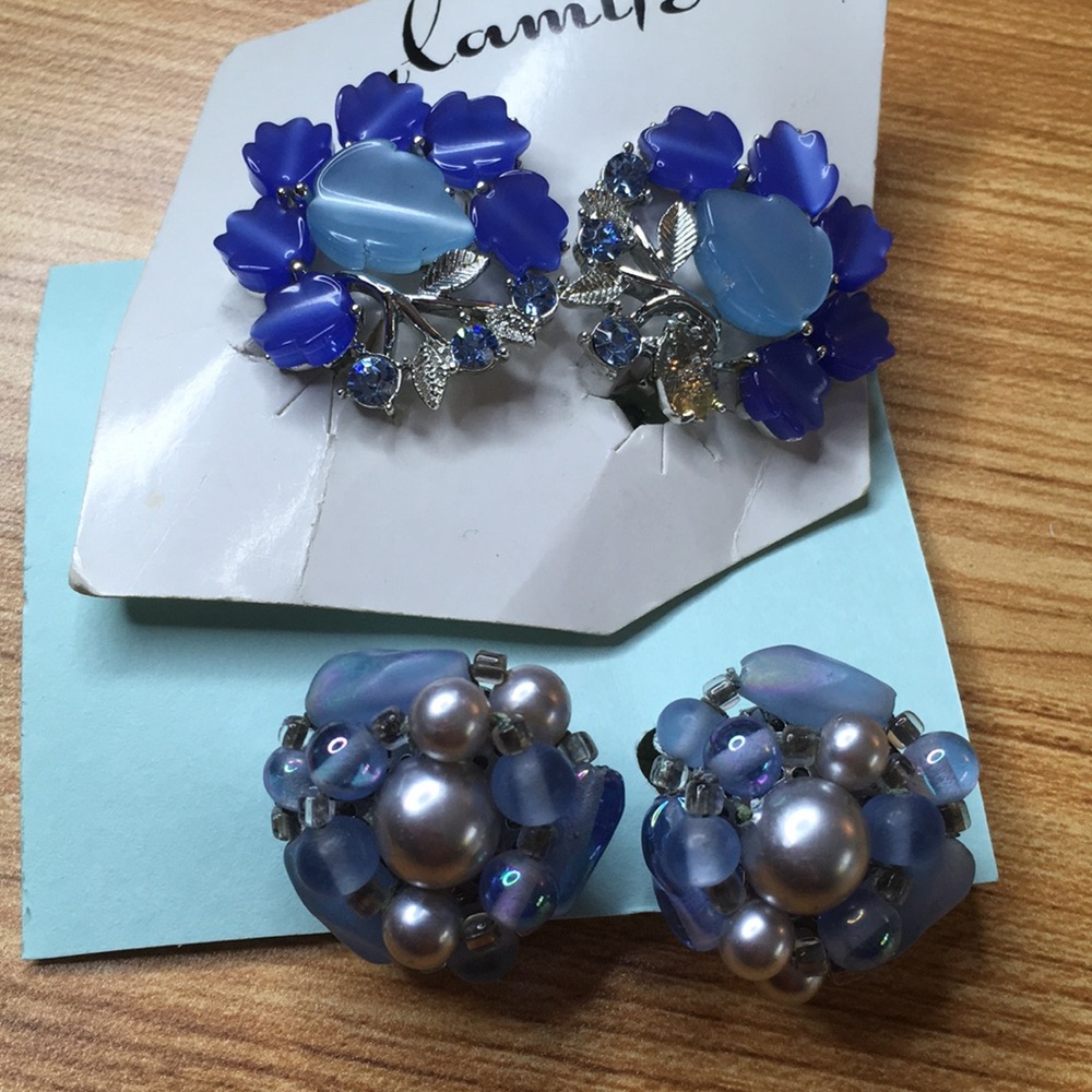 Costume -2 pair clip on earrings